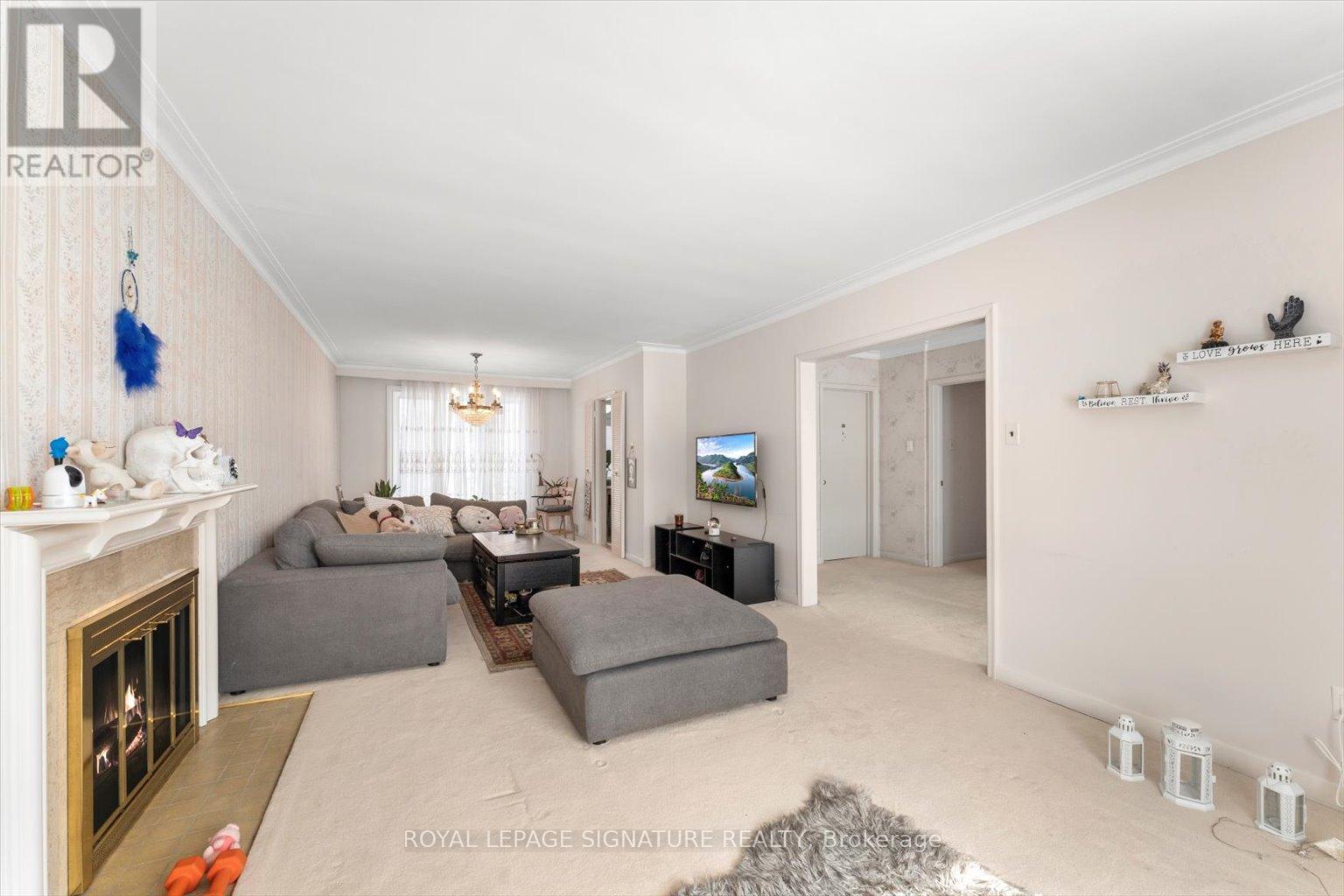 Upper - 33 Sumner Heights, Toronto, Ontario  M2K 1Y2 - Photo 14 - C12203618