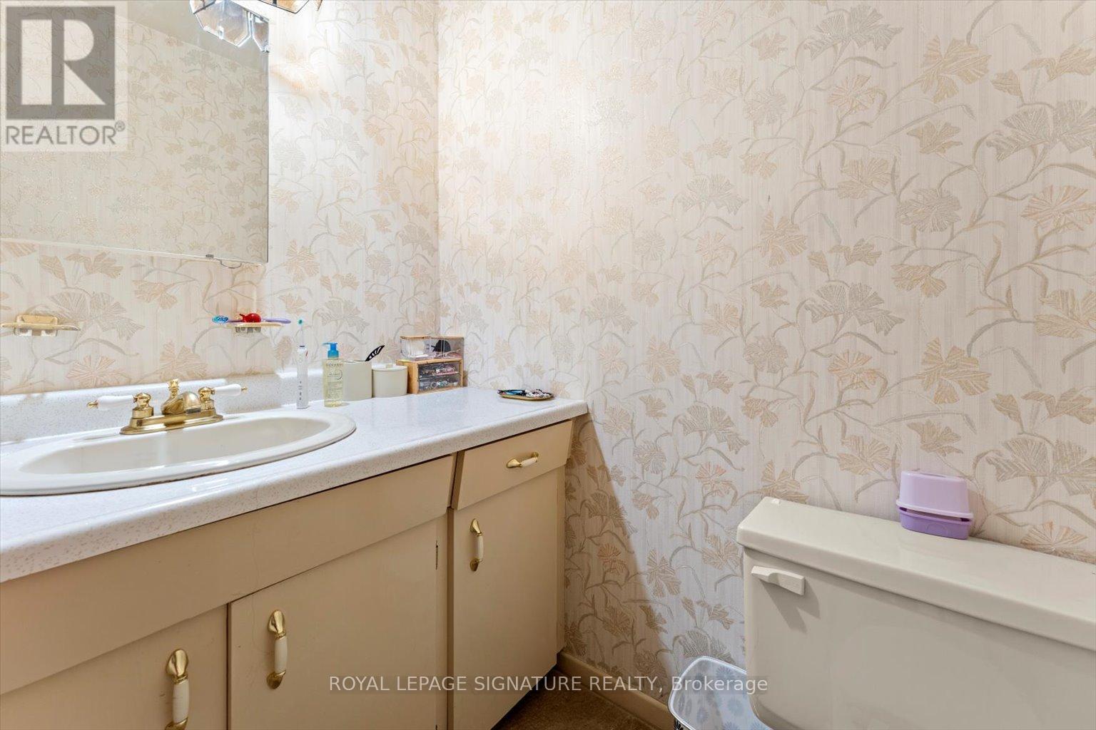 Upper - 33 Sumner Heights, Toronto, Ontario  M2K 1Y2 - Photo 5 - C12203618