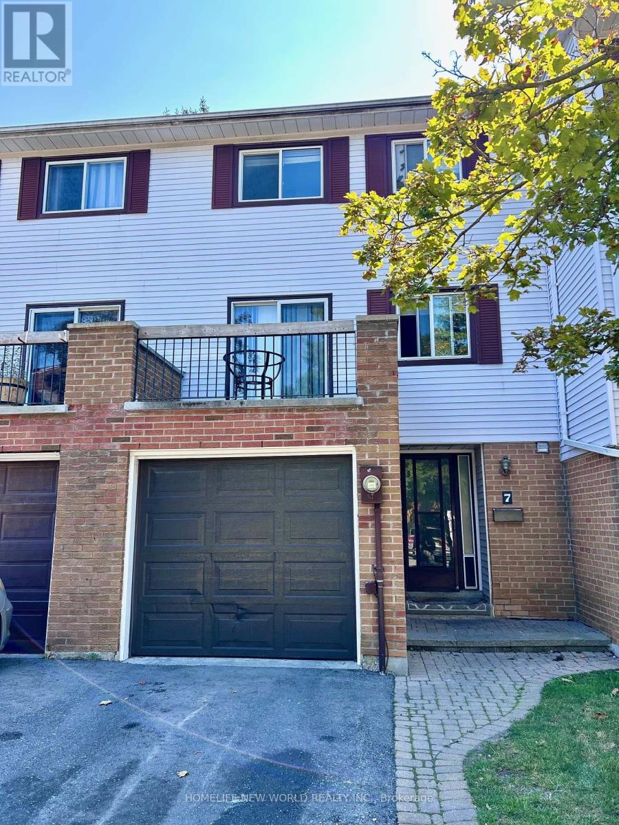 7 Jenny Wren Way, Toronto, Ontario  M2H 2Y8 - Photo 2 - C12203668