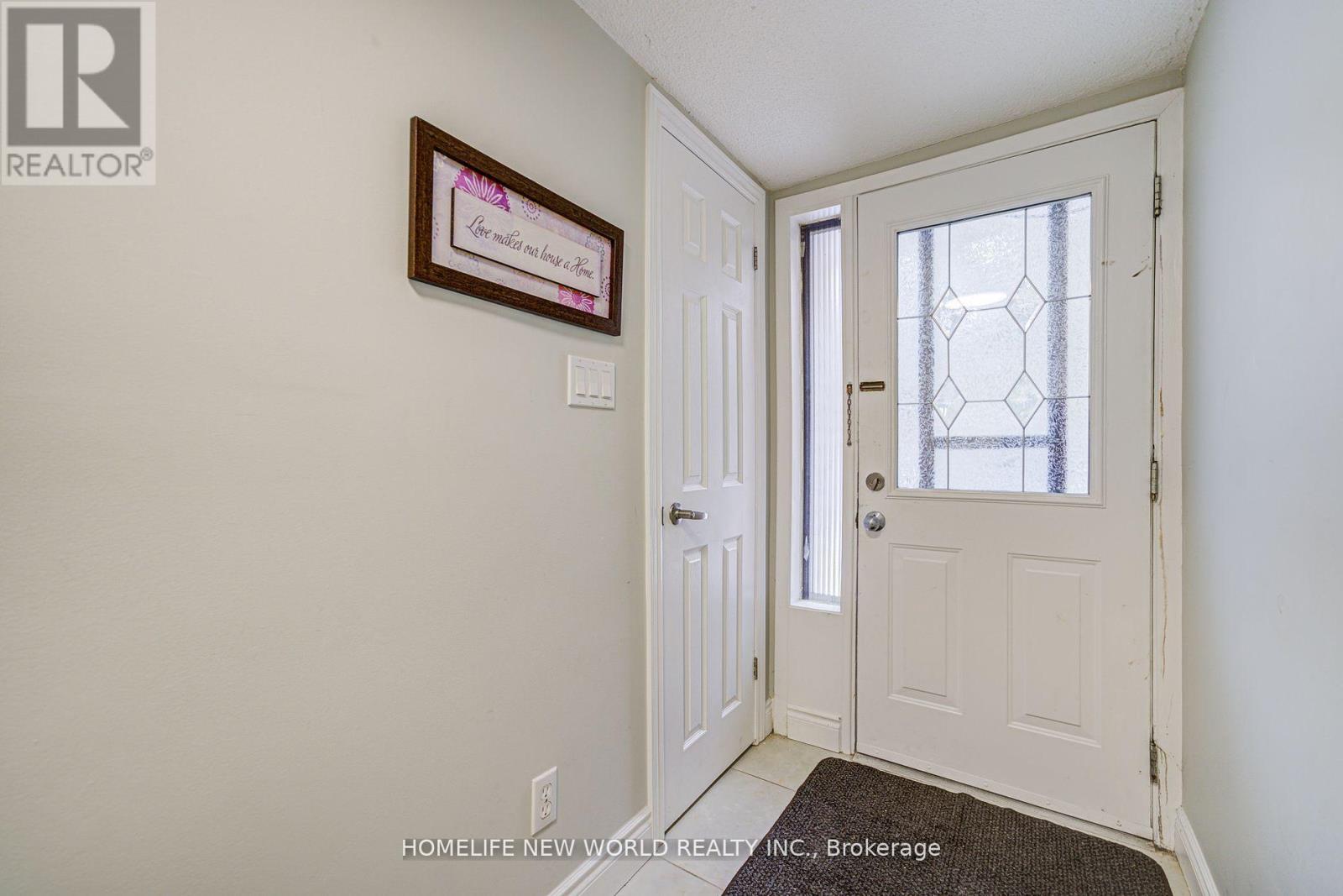 7 Jenny Wren Way, Toronto, Ontario  M2H 2Y8 - Photo 3 - C12203668