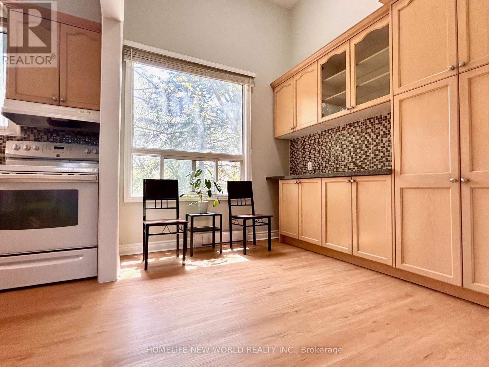 7 Jenny Wren Way, Toronto, Ontario  M2H 2Y8 - Photo 4 - C12203668