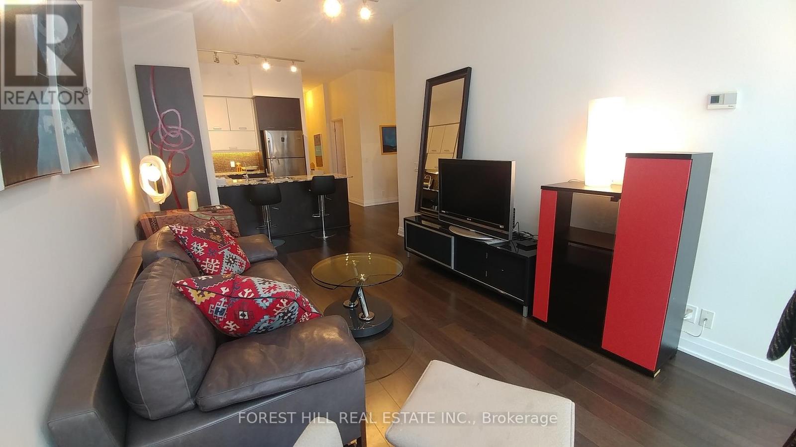 PH01 - 530 ST. CLAIR AVENUE W Toronto (Humewood-Cedarvale), ON M6C 1A2