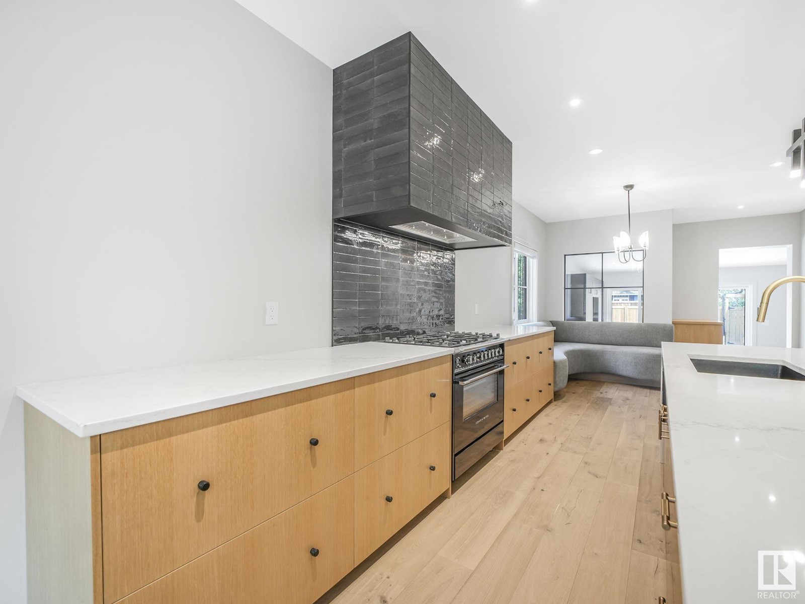 Property at 13002 GLENORA CR NW image 1