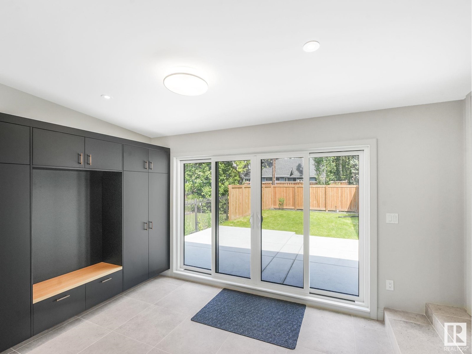 Property at 13002 GLENORA CR NW image 2