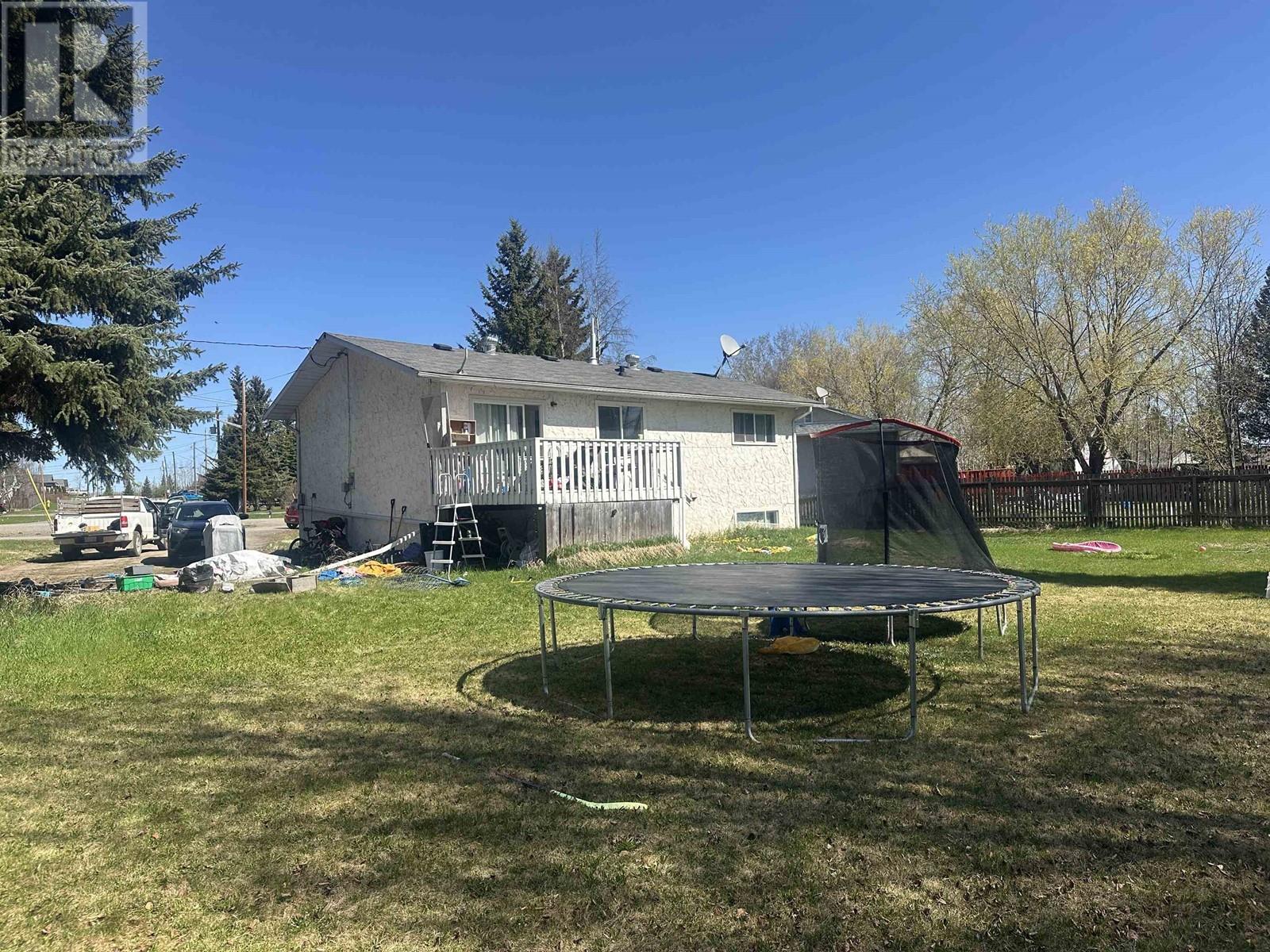 404 Vanderview Drive, Vanderhoof, British Columbia  V0J 3A2 - Photo 2 - R3012230
