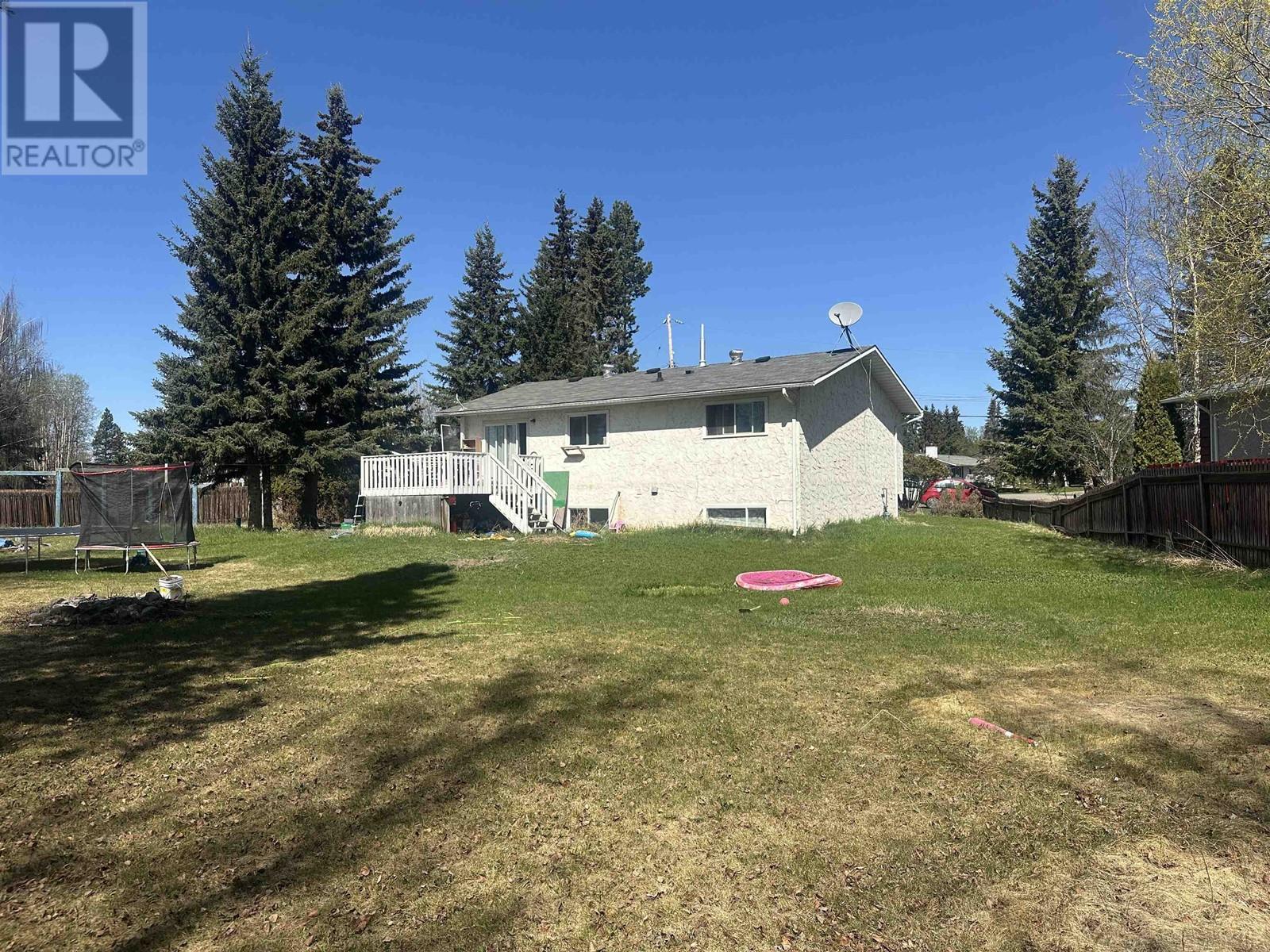 404 Vanderview Drive, Vanderhoof, British Columbia  V0J 3A2 - Photo 4 - R3012230