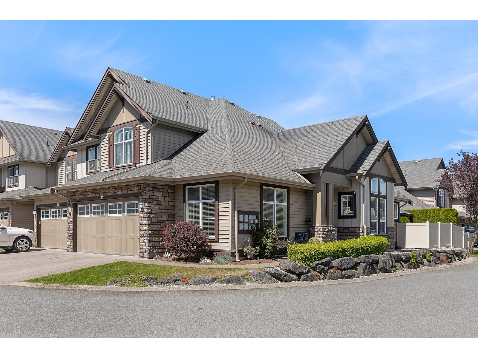 Property at 37 6577 SOUTHDOWNE PLACE image 1
