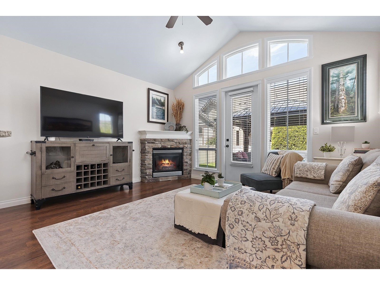 Property at 37 6577 SOUTHDOWNE PLACE image 3