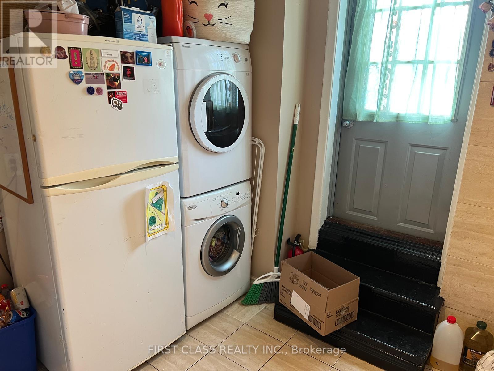 3rd - 572 Danforth Ave Avenue, Toronto, Ontario  M4K 1R1 - Photo 8 - E12203631