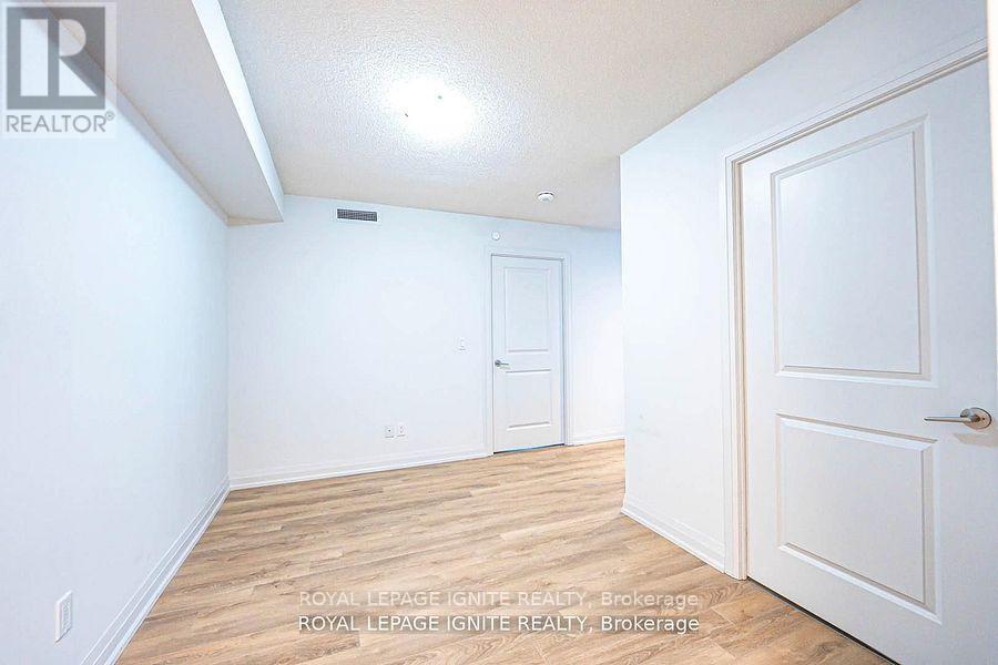 1806 - 20 Meadowglen Place, Toronto, Ontario  M1G 0A9 - Photo 6 - E12203666