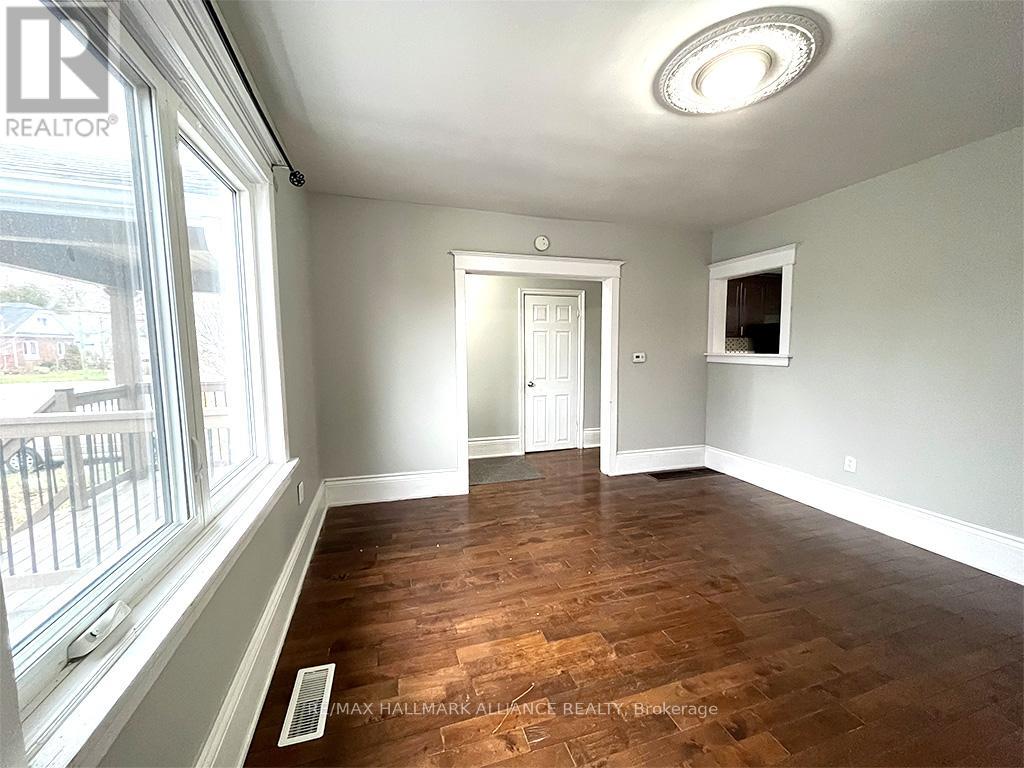 67 Claremore Avenue W, Toronto, Ontario  M1N 3S1 - Photo 7 - E12203728