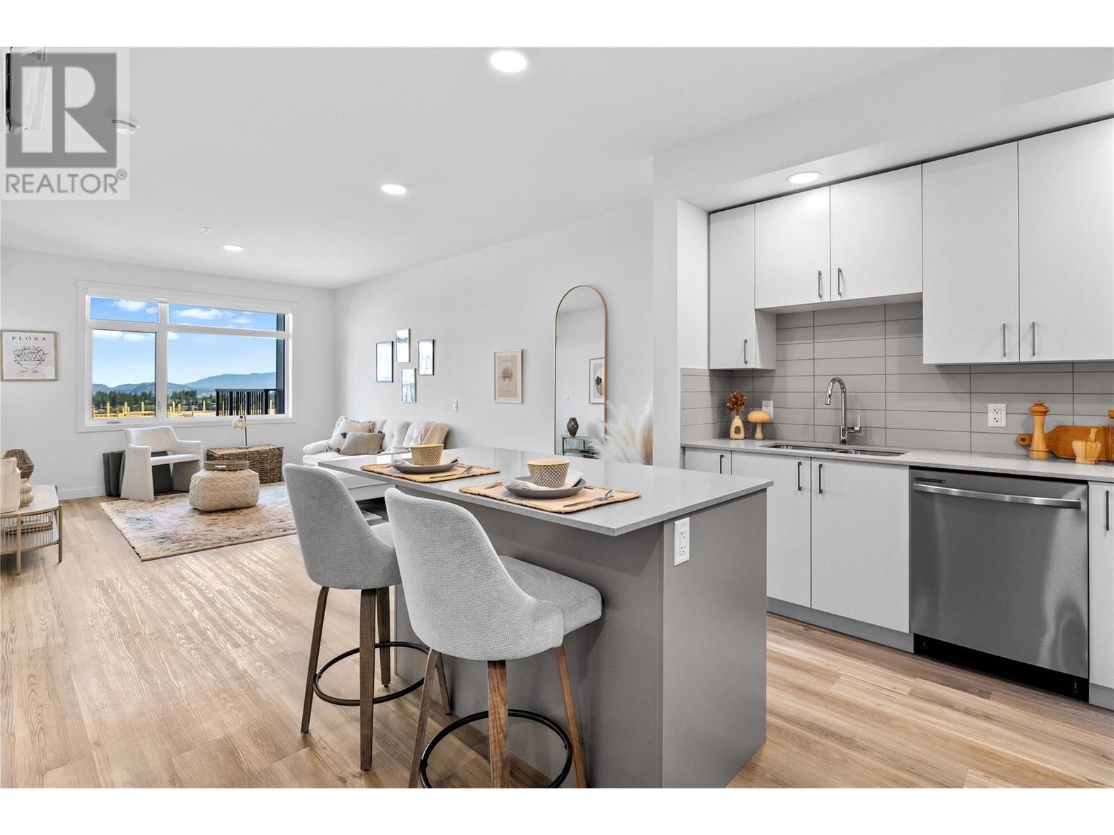 1111 Frost Road Unit# 303, Kelowna, British Columbia
