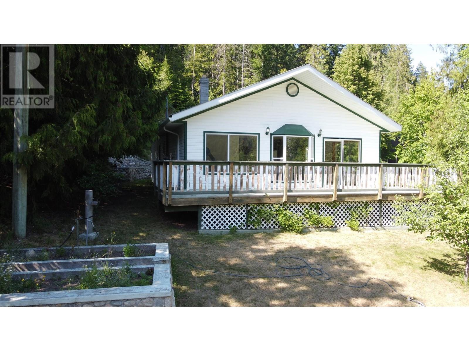 8917 Meadow Street, Balfour, British Columbia