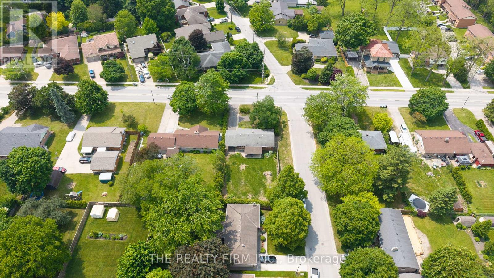 345 Head Street N, Strathroy Caradoc (Ne), Ontario  N7G 2J8 - Photo 36 - X12203798