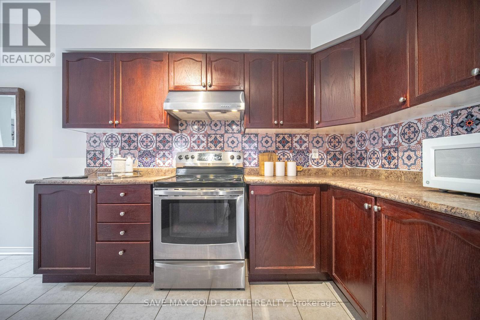 4830 Verdi Street, Burlington, Ontario  L7M 0H7 - Photo 10 - W12203595