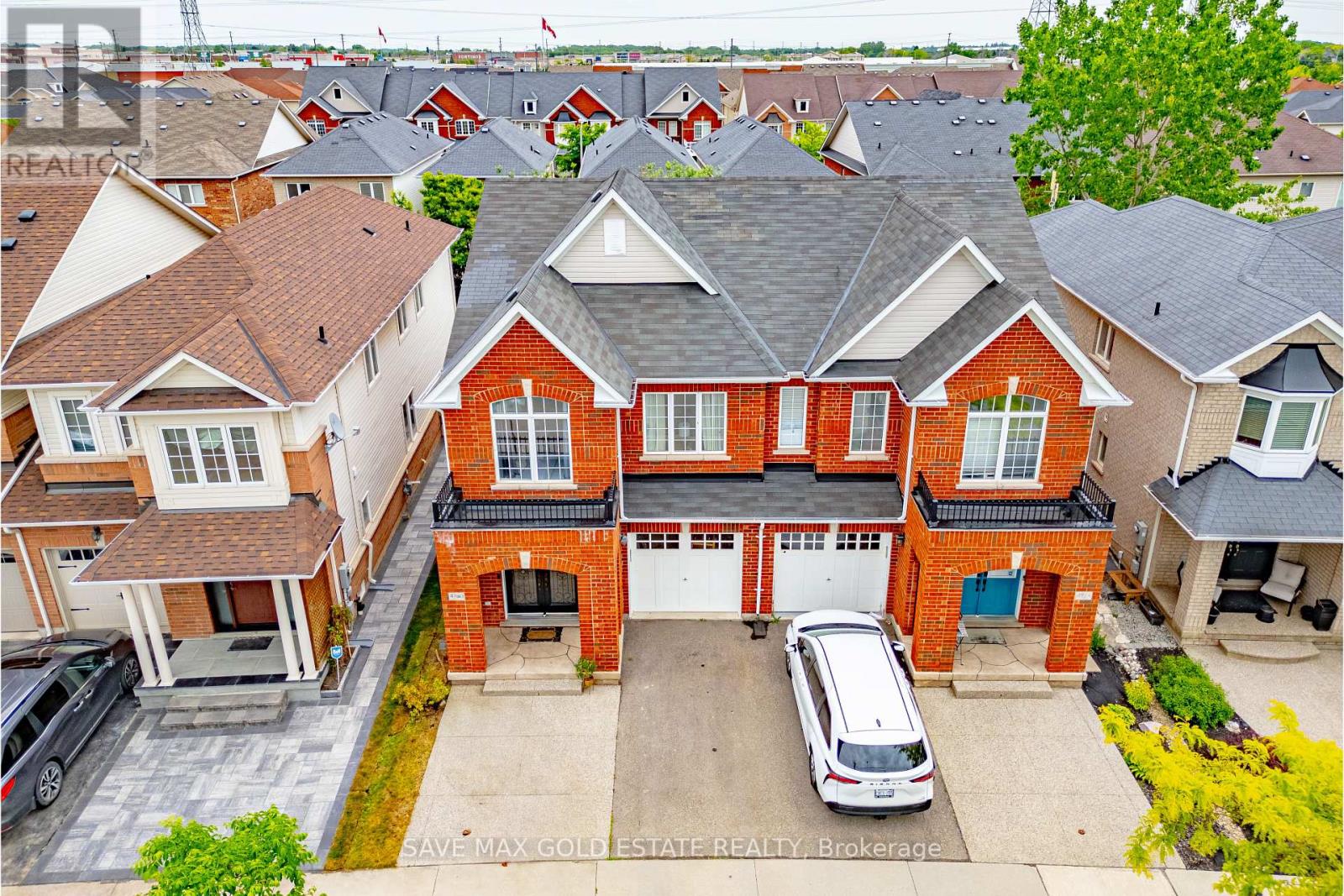 4830 Verdi Street, Burlington, Ontario  L7M 0H7 - Photo 2 - W12203595