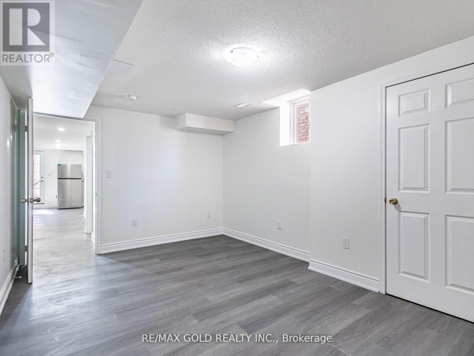 10 Chestermere Crescent, Brampton, Ontario  L7A 2A4 - Photo 45 - W12203640