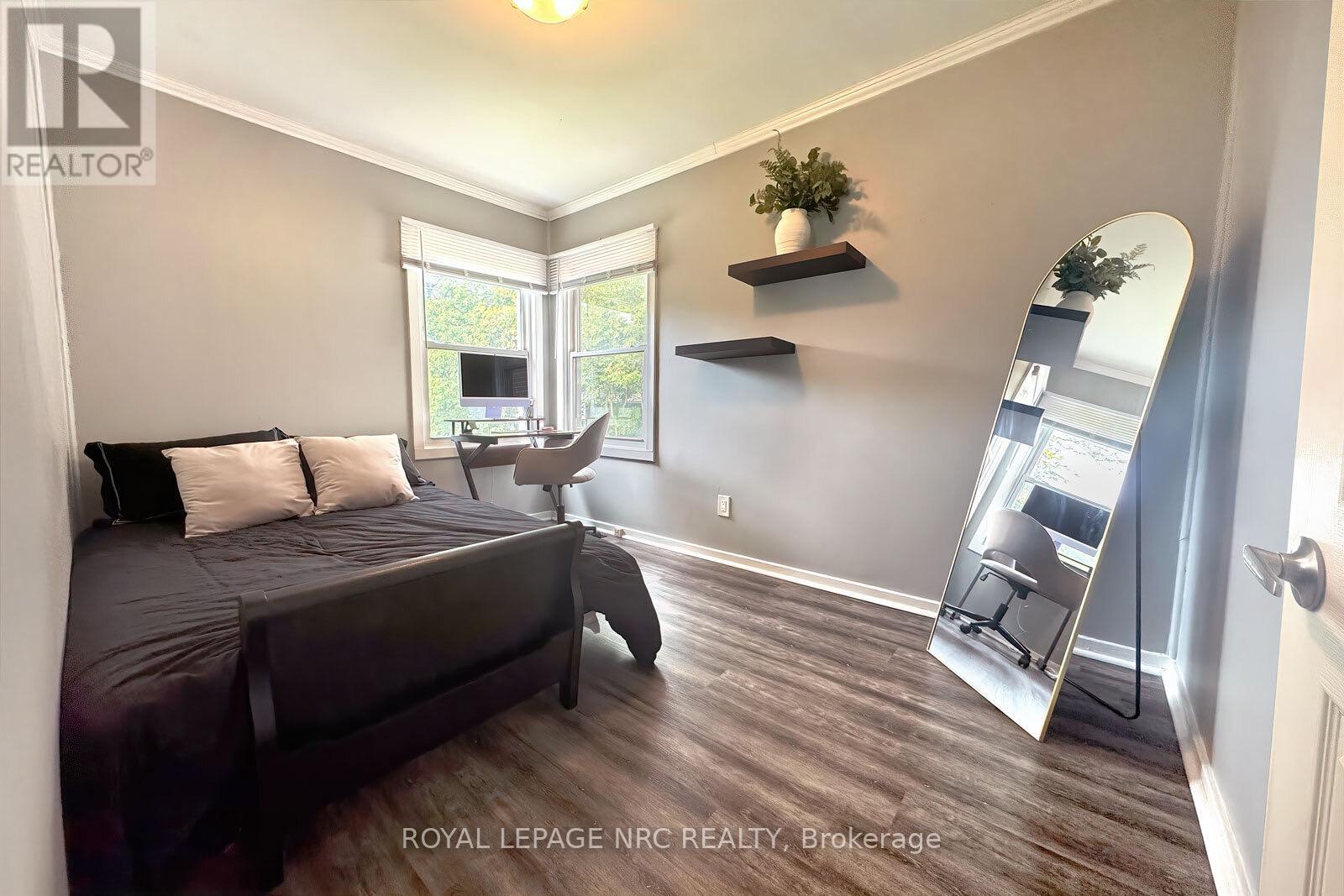 7 Lancaster Avenue, St. Catharines, Ontario  L2R 2R5 - Photo 14 - X12188532