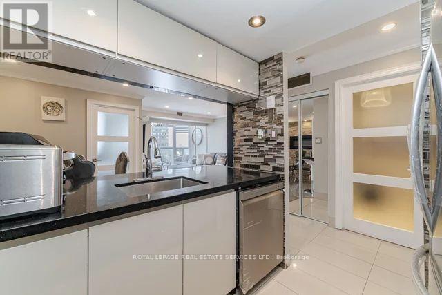 702 - 265 Enfield Place, Mississauga, Ontario  L5B 3X7 - Photo 14 - W12203651