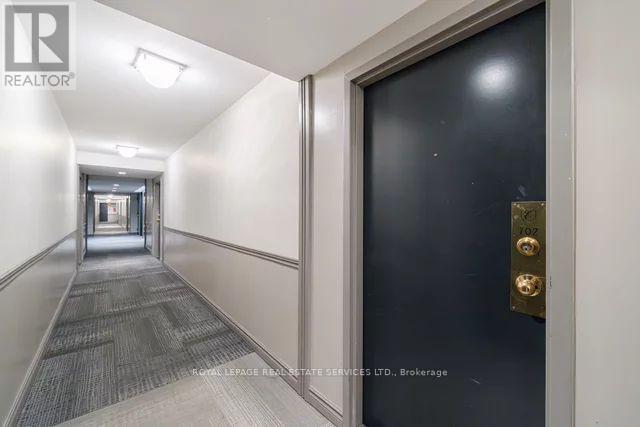 702 - 265 Enfield Place, Mississauga, Ontario  L5B 3X7 - Photo 8 - W12203651