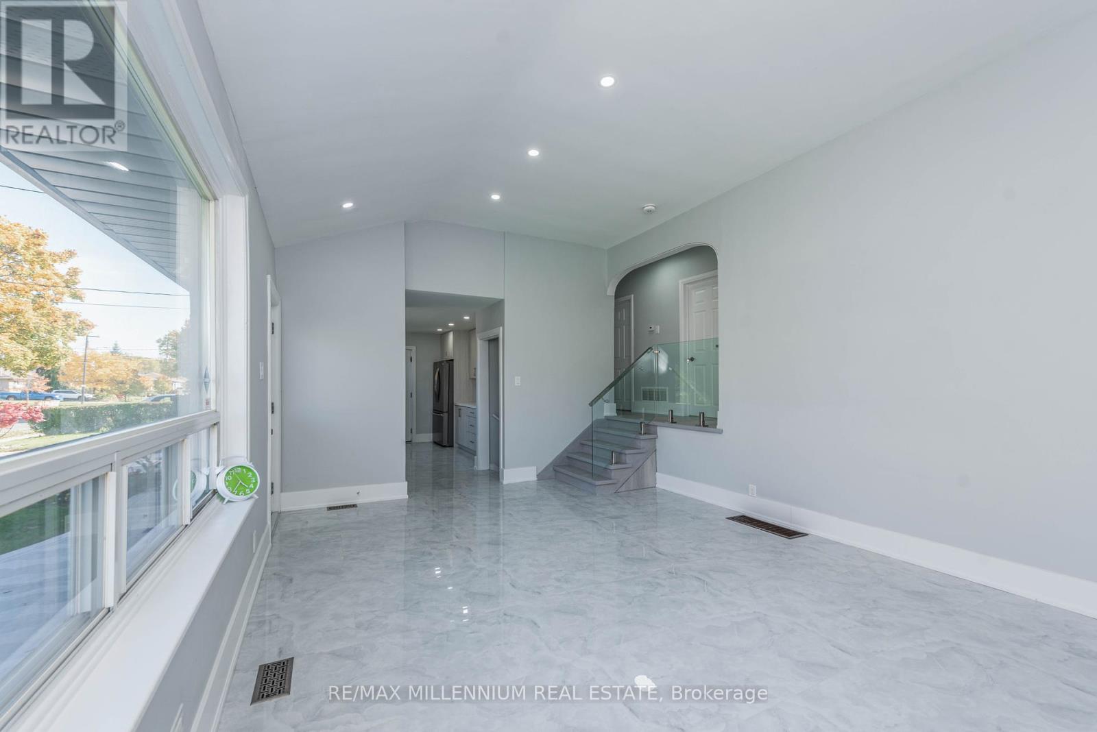 76 Raylawn Crescent, Halton Hills, Ontario  L7G 4N1 - Photo 10 - W12203702