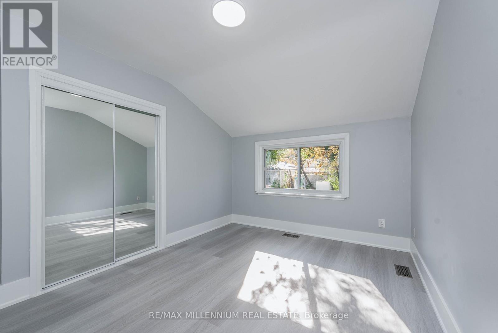 76 Raylawn Crescent, Halton Hills, Ontario  L7G 4N1 - Photo 13 - W12203702