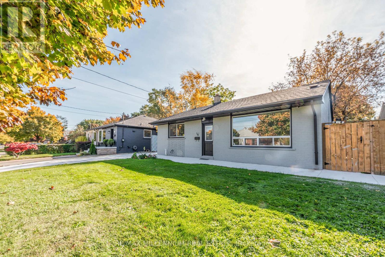 76 Raylawn Crescent, Halton Hills, Ontario  L7G 4N1 - Photo 2 - W12203702