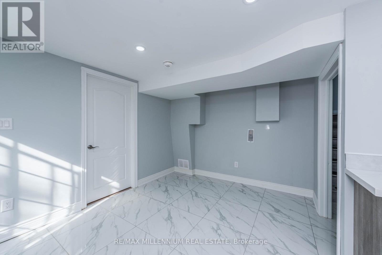 76 Raylawn Crescent, Halton Hills, Ontario  L7G 4N1 - Photo 23 - W12203702