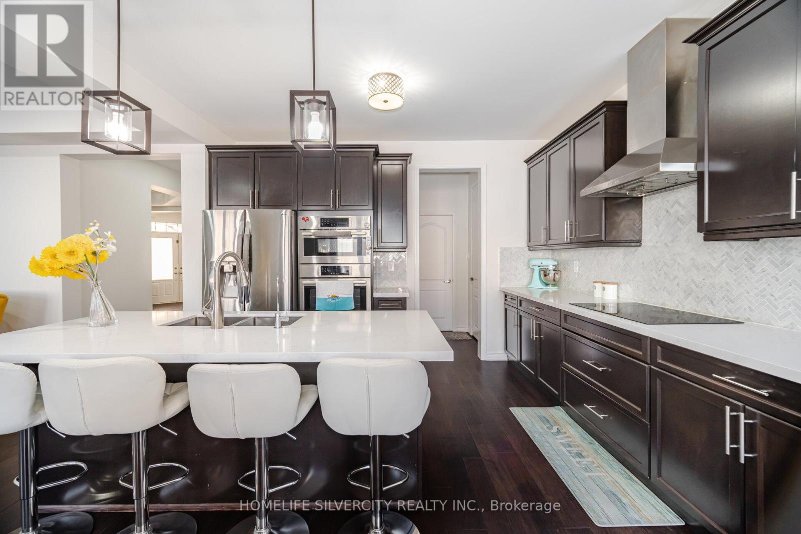 13 Fenchurch Drive, Brampton, Ontario  L7A 4G5 - Photo 9 - W12203714
