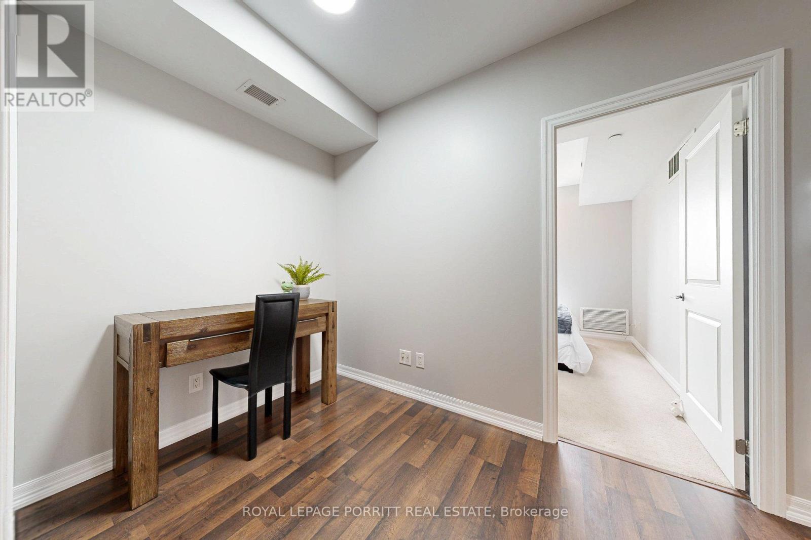 404 - 3563 Lake Shore Boulevard W, Toronto, Ontario  M8W 0A3 - Photo 16 - W12203735