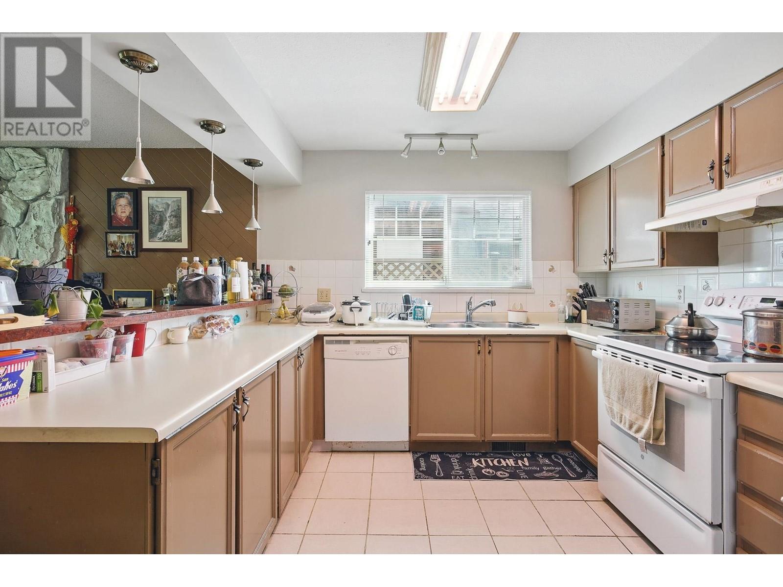Property at 1177 ESPERANZA DRIVE image 4