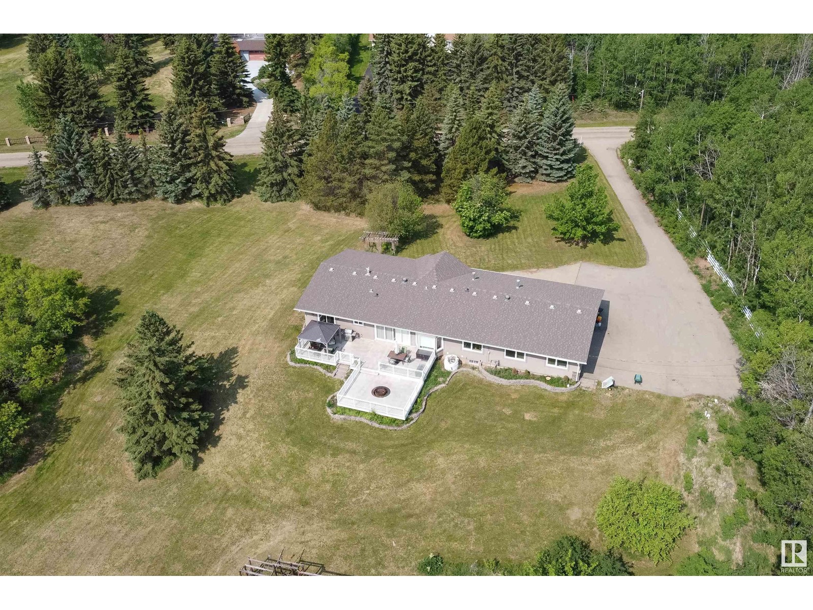 Property at 52479 RGE ROAD 225 image 1