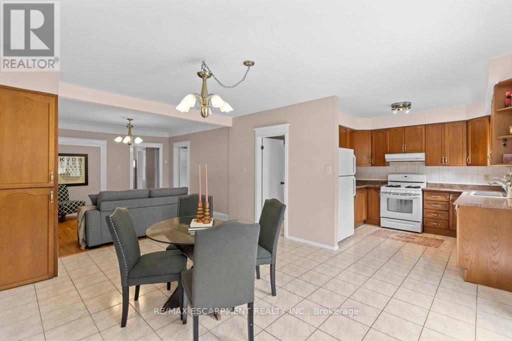 276 Balmoral Avenue N, Hamilton, Ontario  L8L 7S3 - Photo 17 - X12203645