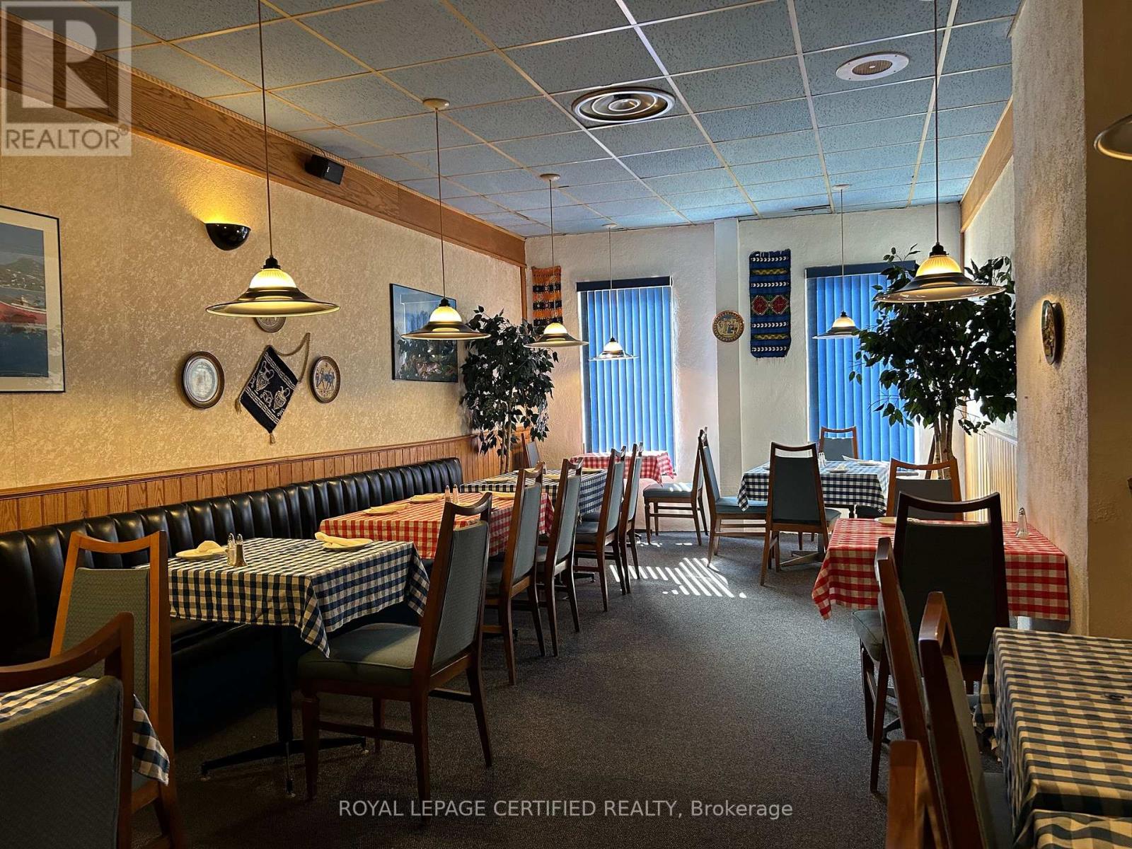 459 St Paul Street, St. Catharines, Ontario  L2R 3N4 - Photo 6 - X12203727