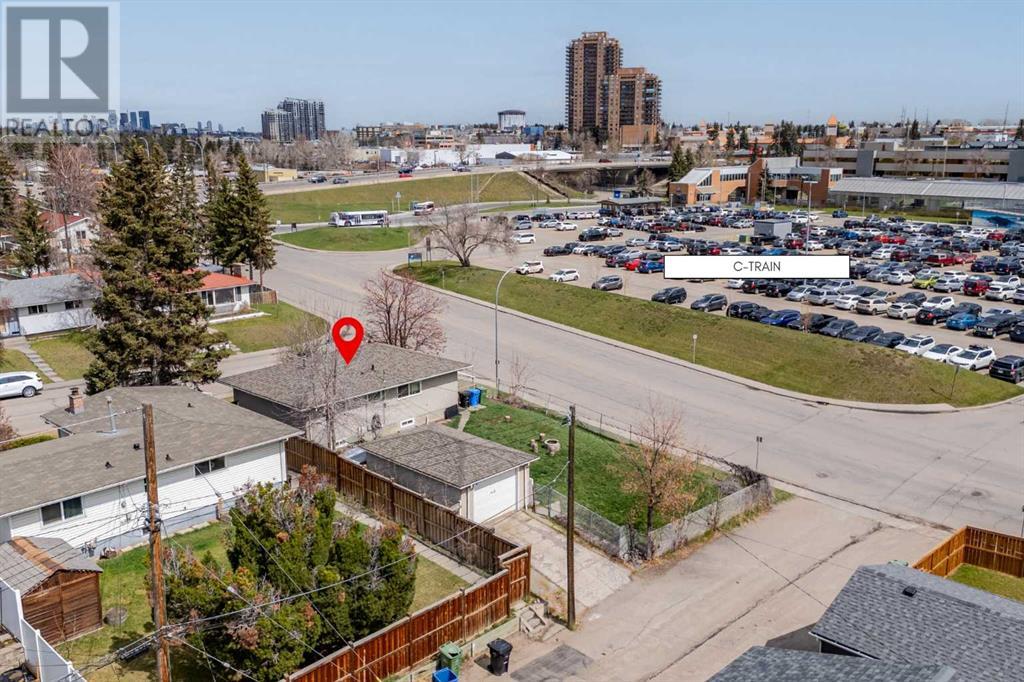 Property at 603 101 Avenue SW image 3