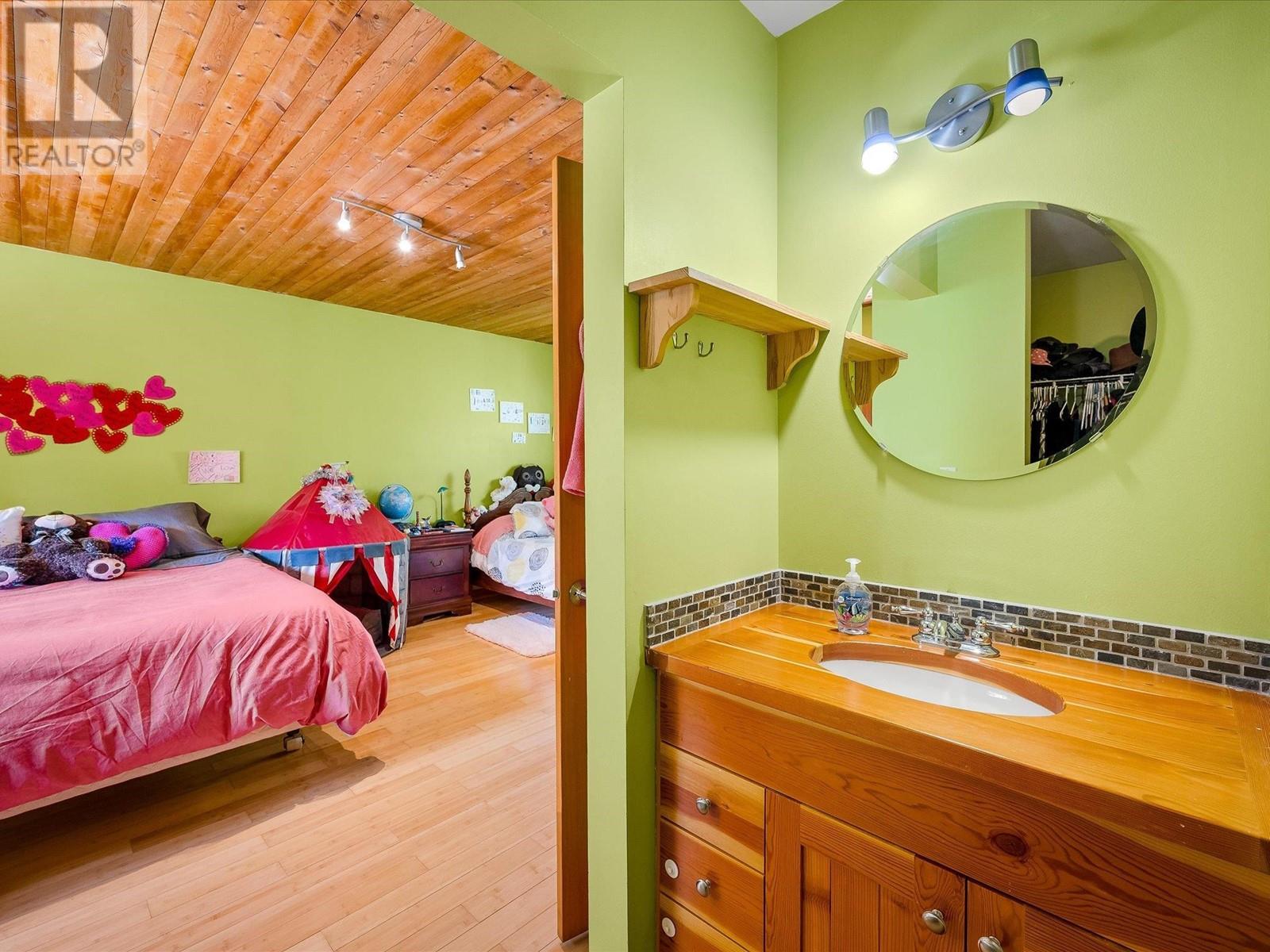 1349 Elmwood Drive, Pemberton, British Columbia  V0N 2L0 - Photo 19 - R3012500