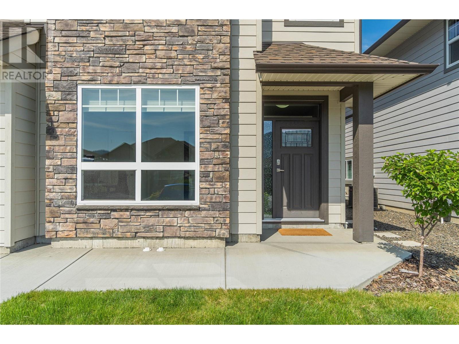 Property at 2065 SADDLEBACK Drive image 2