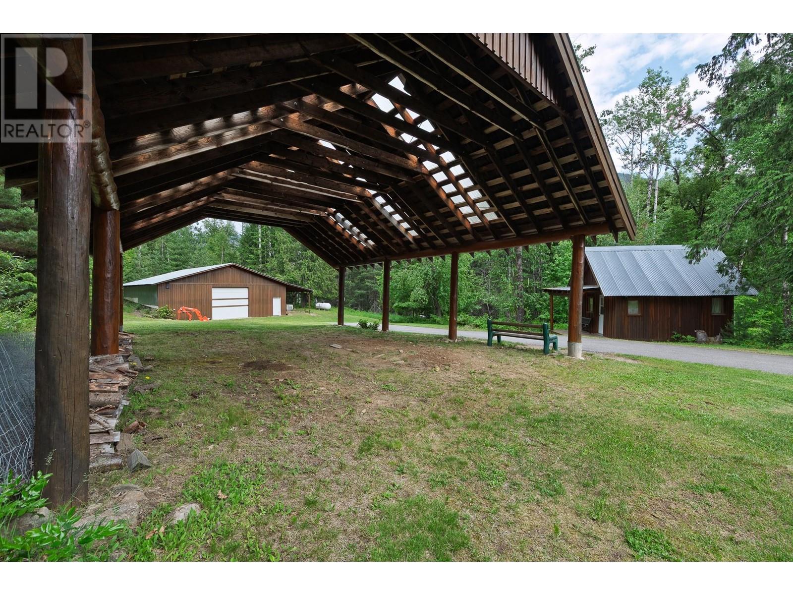 16749 Crawford Creek Road, Crawford Bay, British Columbia  V0B 1E0 - Photo 14 - 10351049