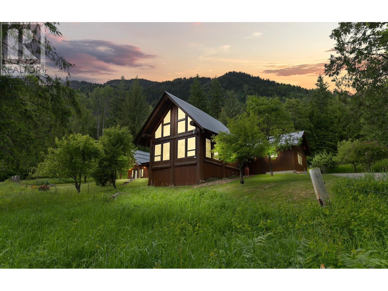 16749 Crawford Creek Road, Crawford Bay, British Columbia  V0B 1E0 - Photo 12 - 10351049
