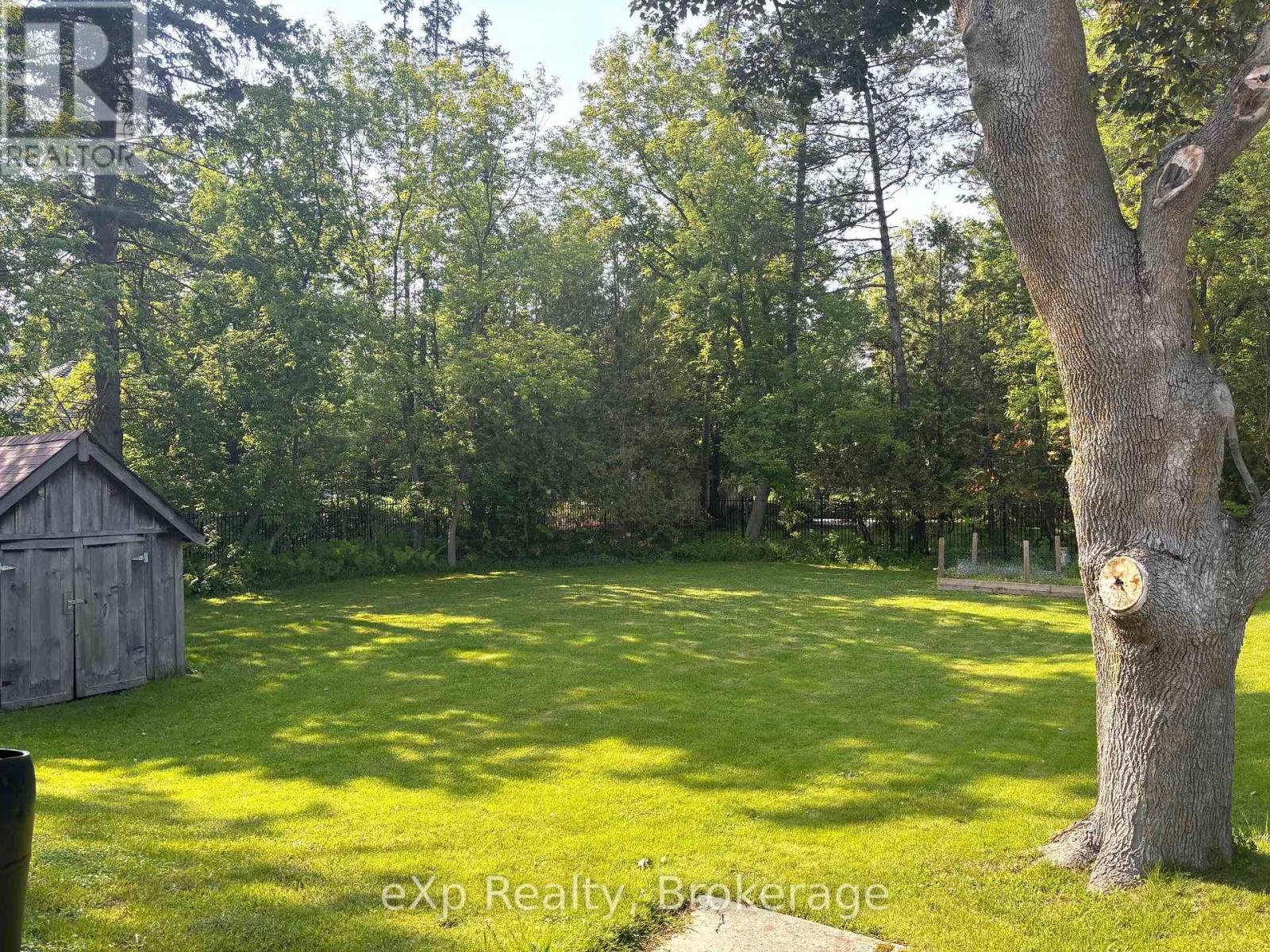 254 16th Street, Hanover, Ontario  N4N 2A7 - Photo 8 - X12203776