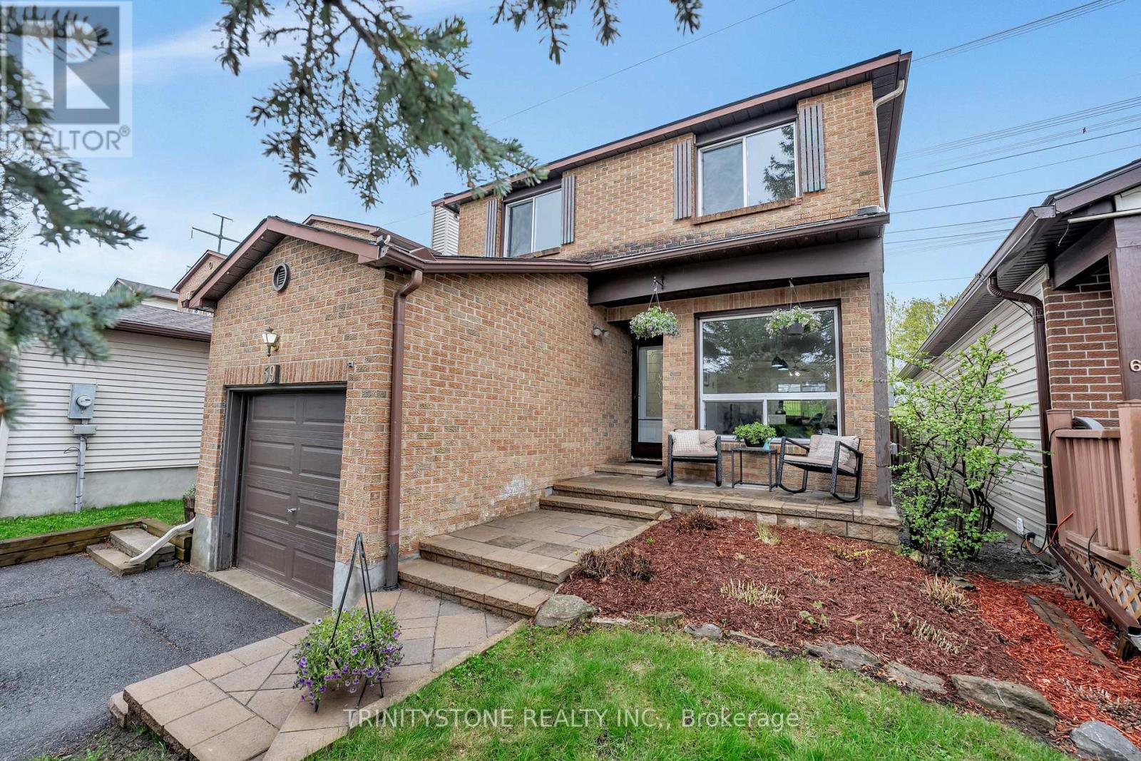 59 Stable Way, Ottawa, Ontario  K2M 1A8 - Photo 3 - X12203801