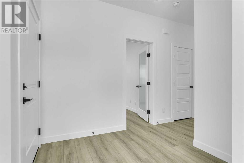 Property at 232 Dawson Wharf Crescent image 3