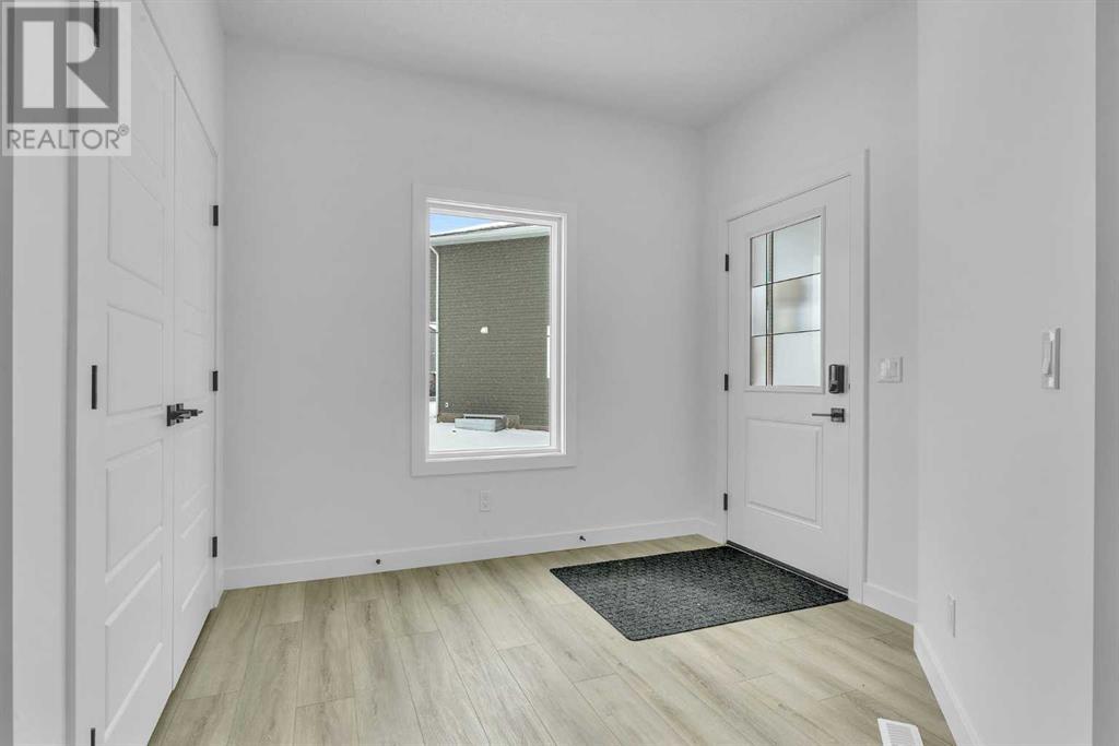 Property at 232 Dawson Wharf Crescent image 2