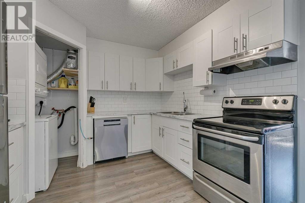 Property at 80, 3809 45 Street SW image 2