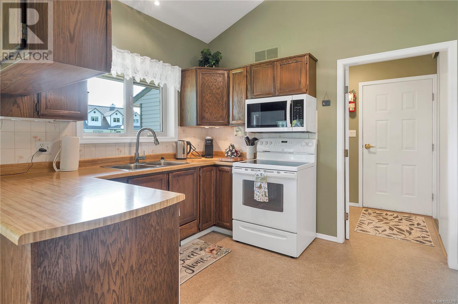 Property at 330 Cottonwood Dr image 2