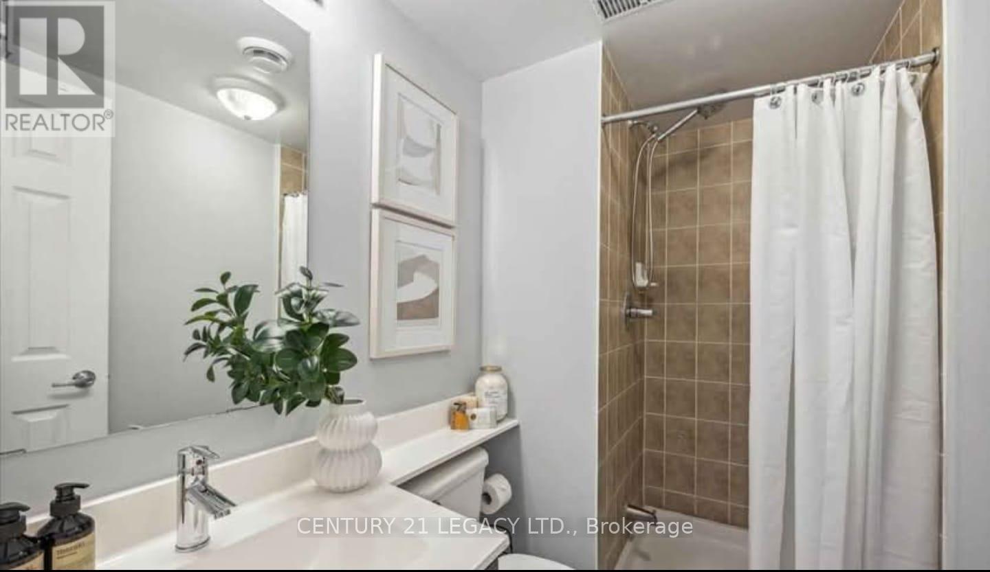 101 - 120 Aerodrome Crescent, Toronto, Ontario  M4G 4J2 - Photo 6 - C12203778