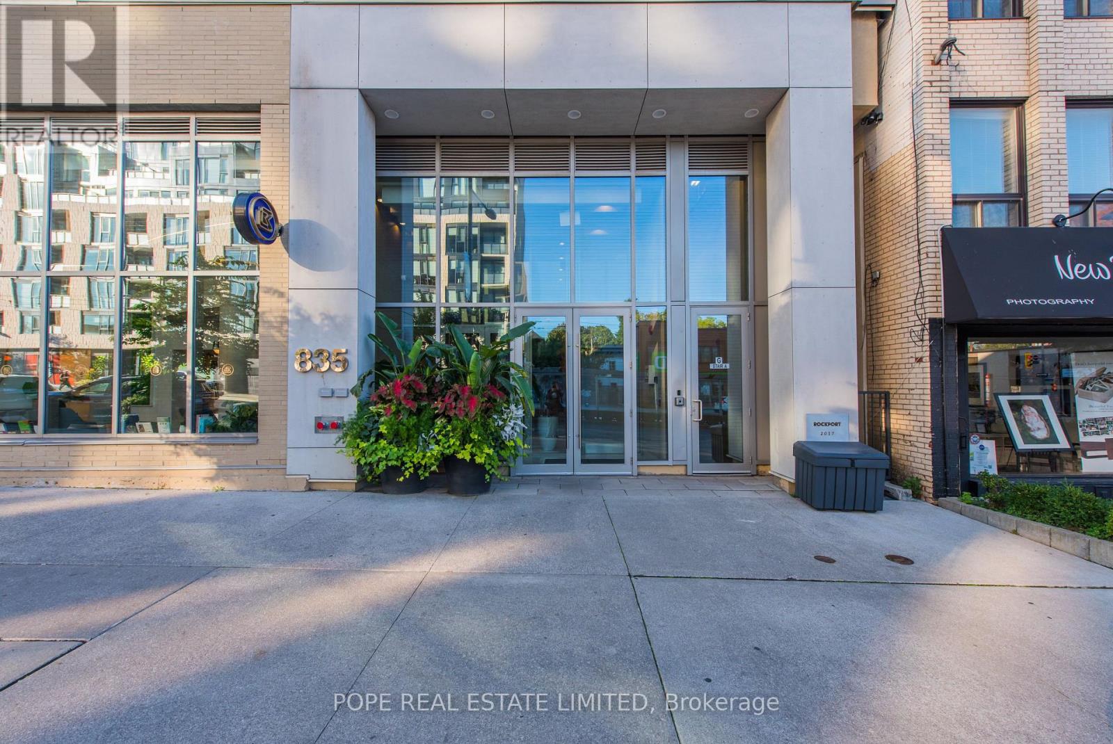 208 - 835 ST CLAIR AVENUE W, Toronto, Ontario