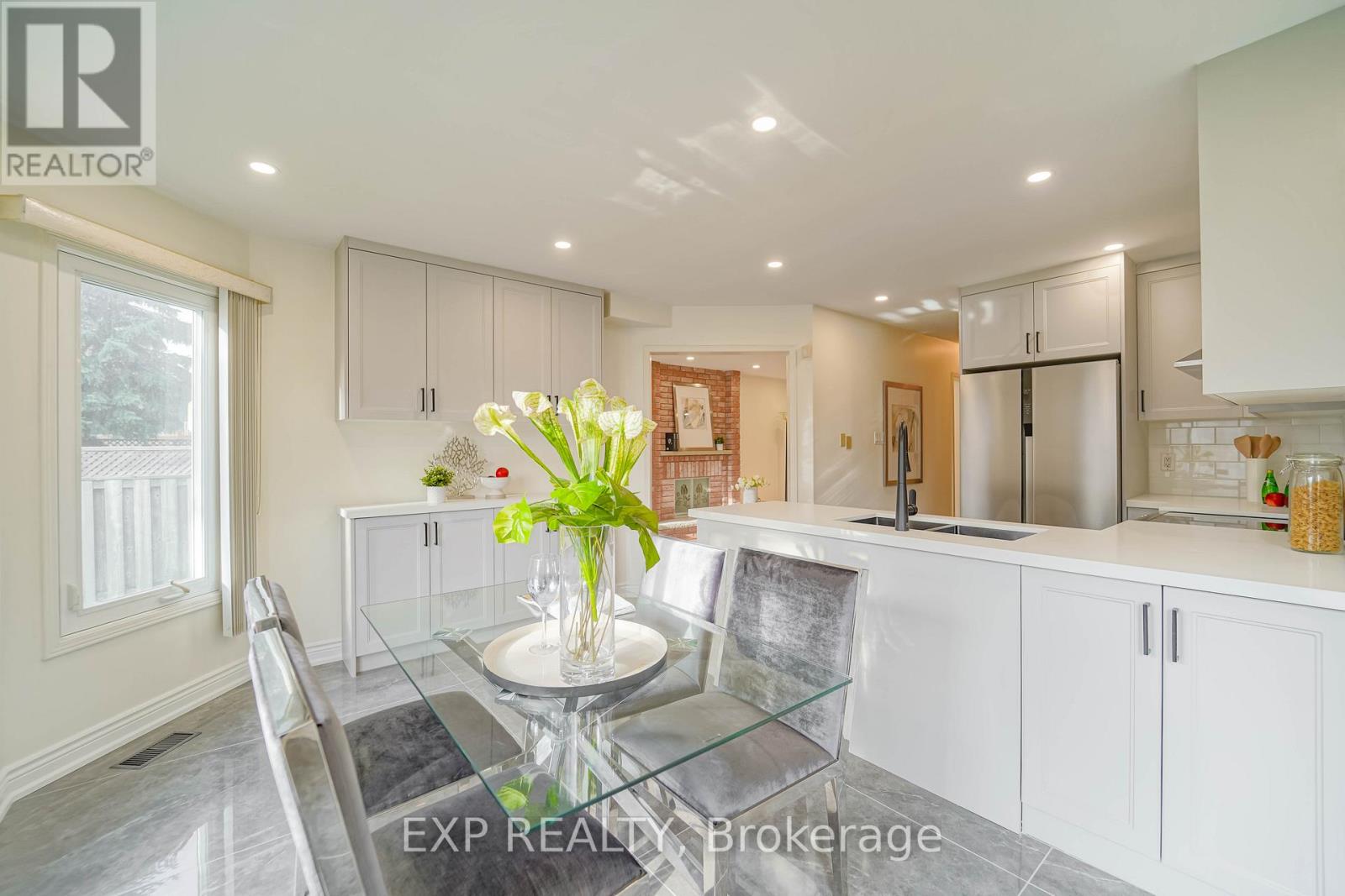 28 Samantha Circle, Richmond Hill, Ontario  L4B 2R7 - Photo 16 - N12203750