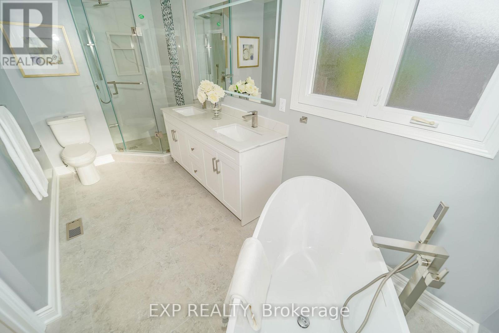 28 Samantha Circle, Richmond Hill, Ontario  L4B 2R7 - Photo 28 - N12203750