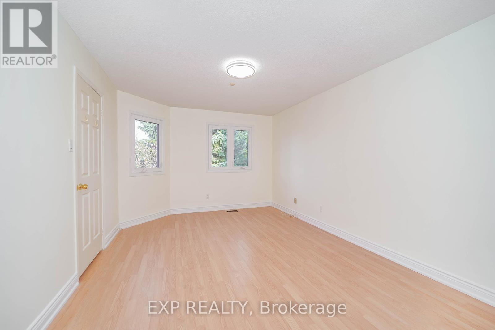 28 Samantha Circle, Richmond Hill (Doncrest), Ontario  L4B 2R7 - Photo 37 - N12203750